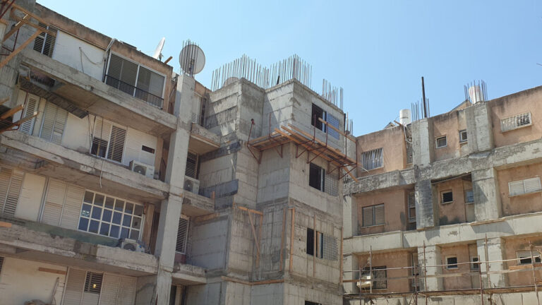 בניין בבניה